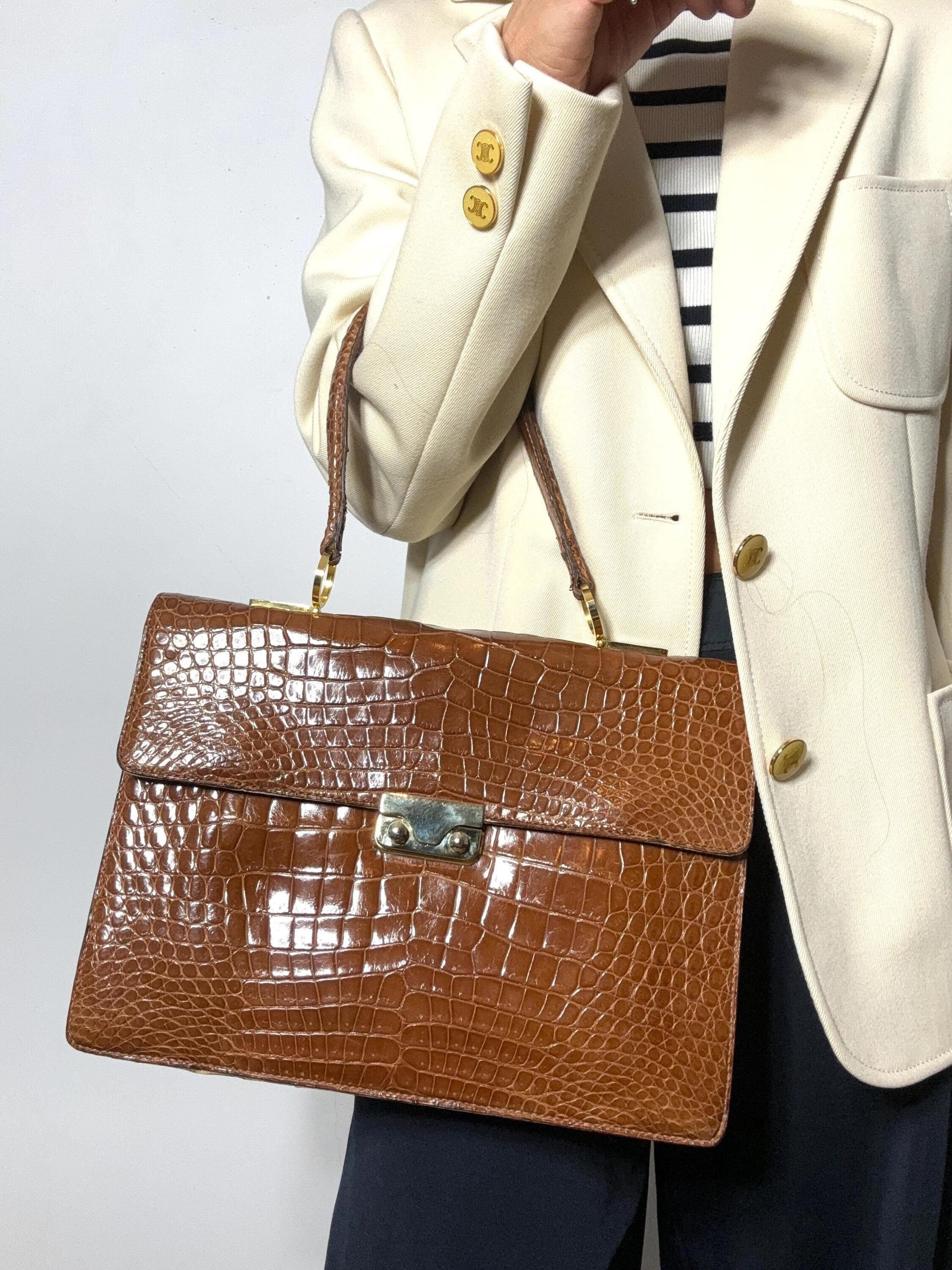Vintage 70's, luxurious caramel brown croc top handle bag