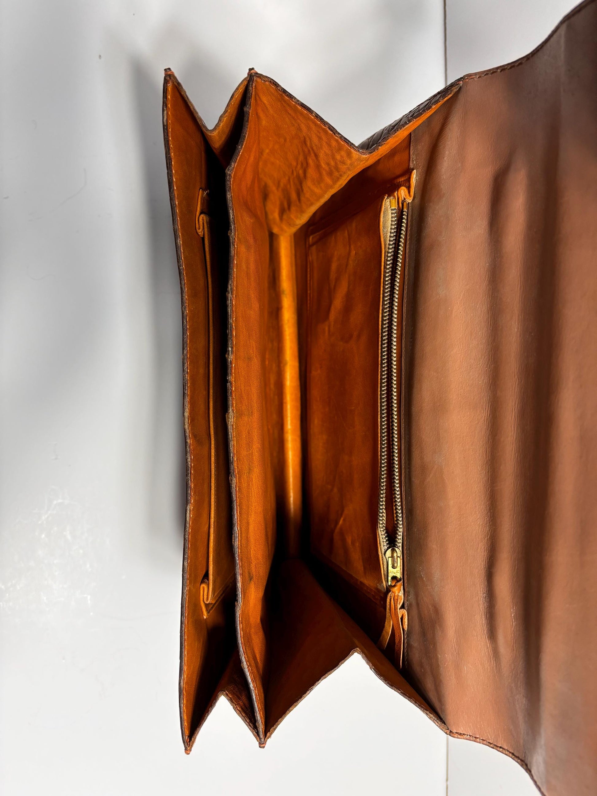 Vintage 70's, luxurious caramel brown croc top handle bag