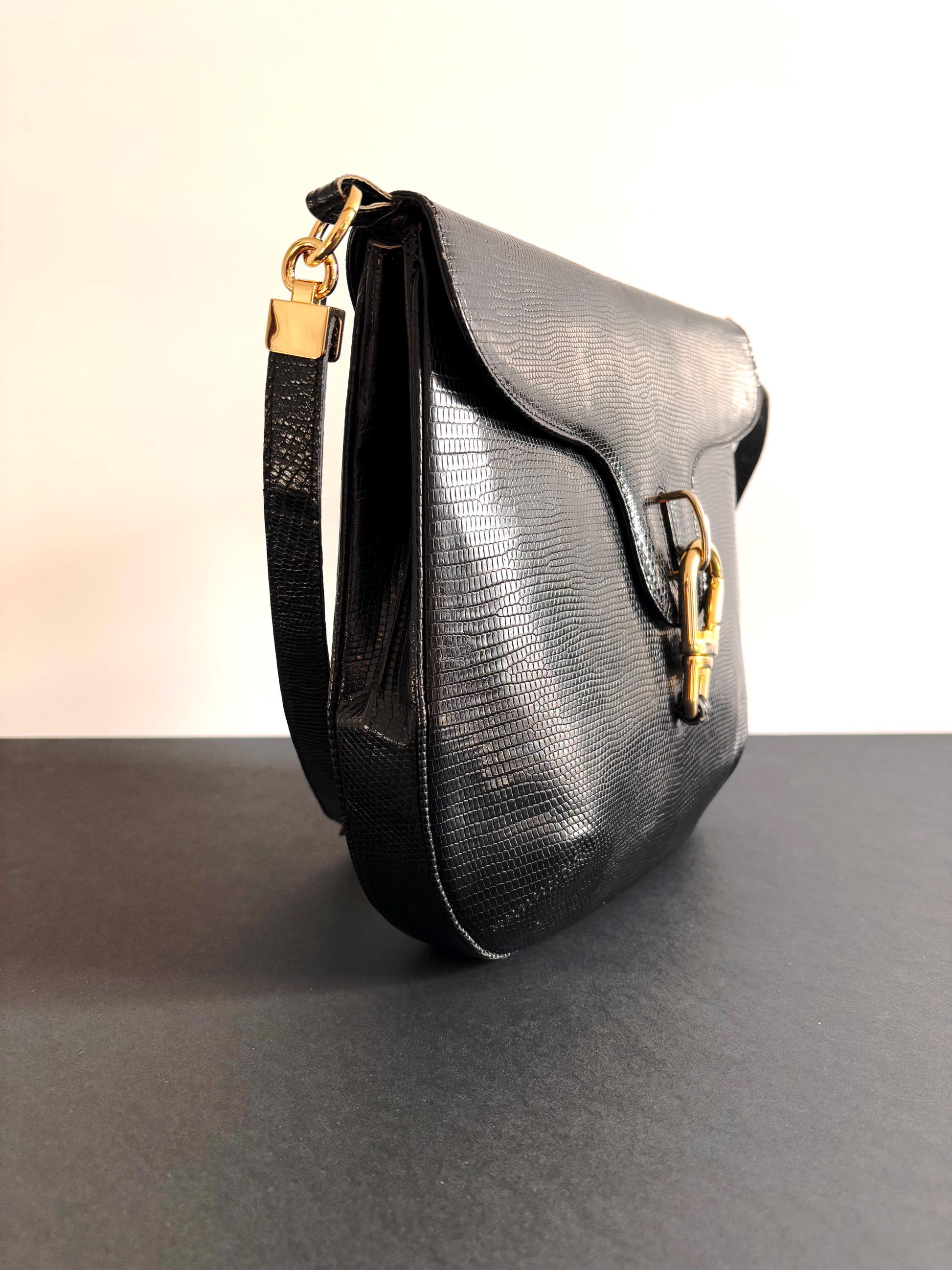 Vintage Shoulder bag in black reptile leather, never worn.