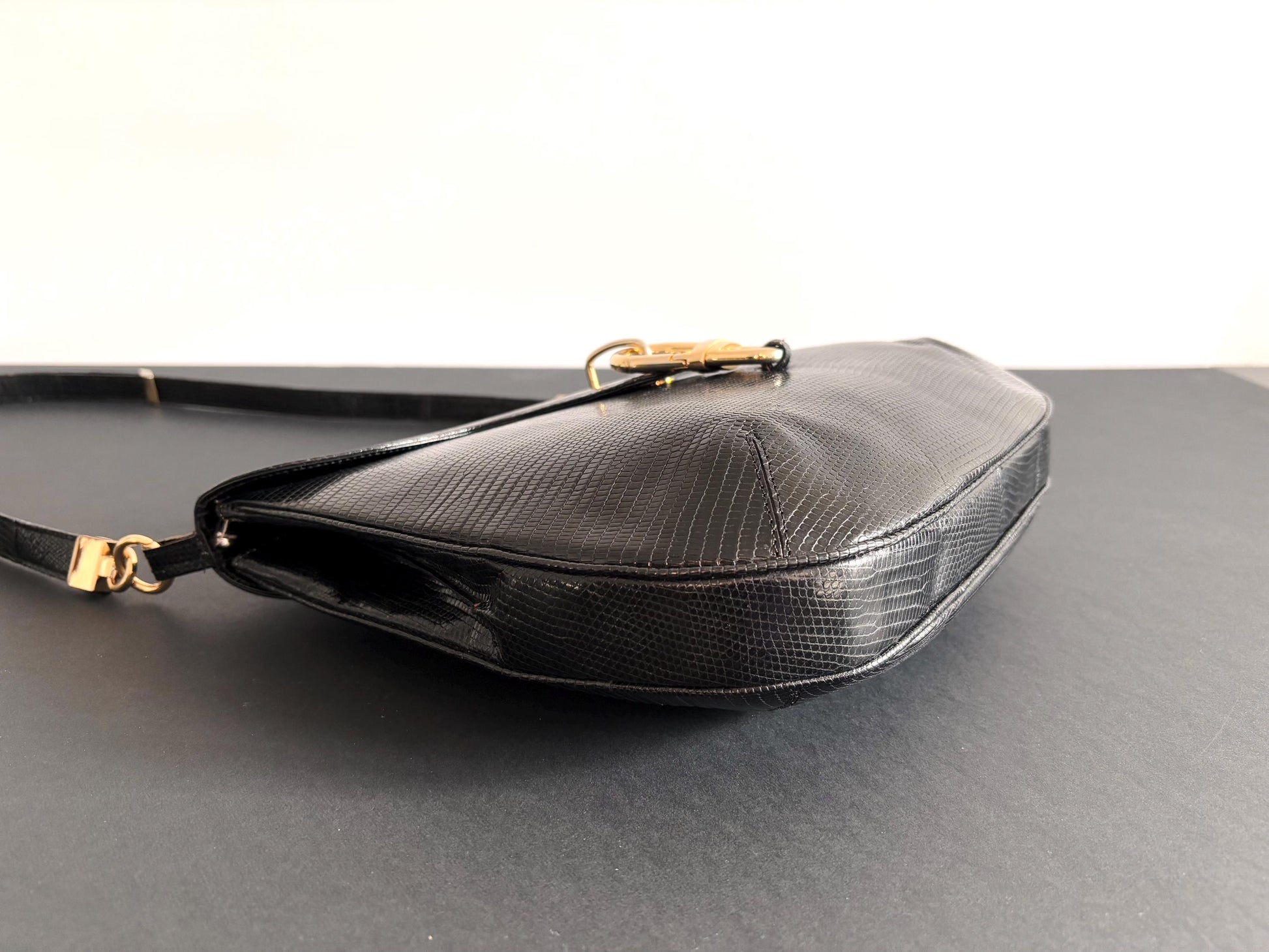 Vintage Shoulder bag in black reptile leather, never worn.