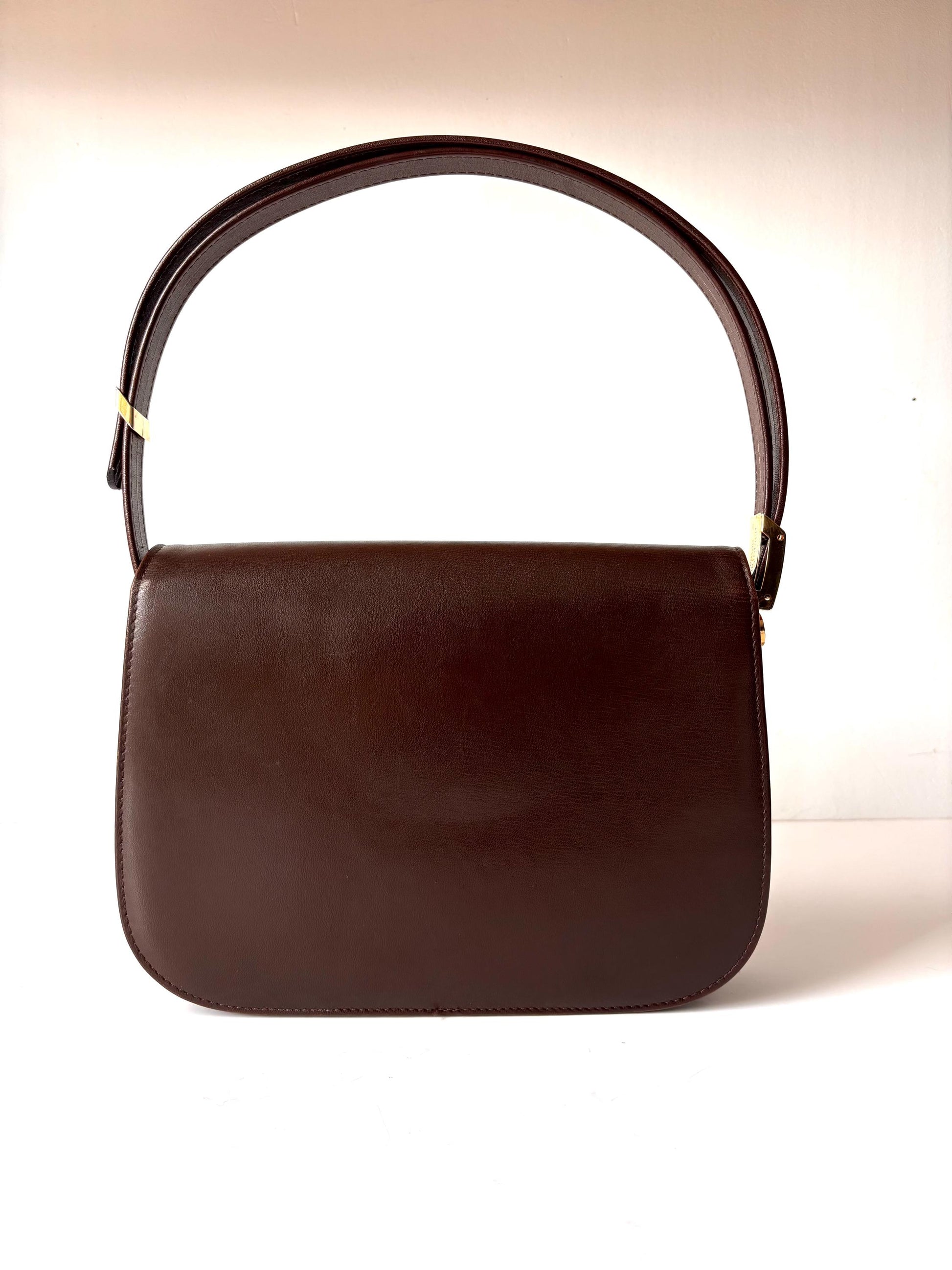 The perfect vintage brown shoulder bag