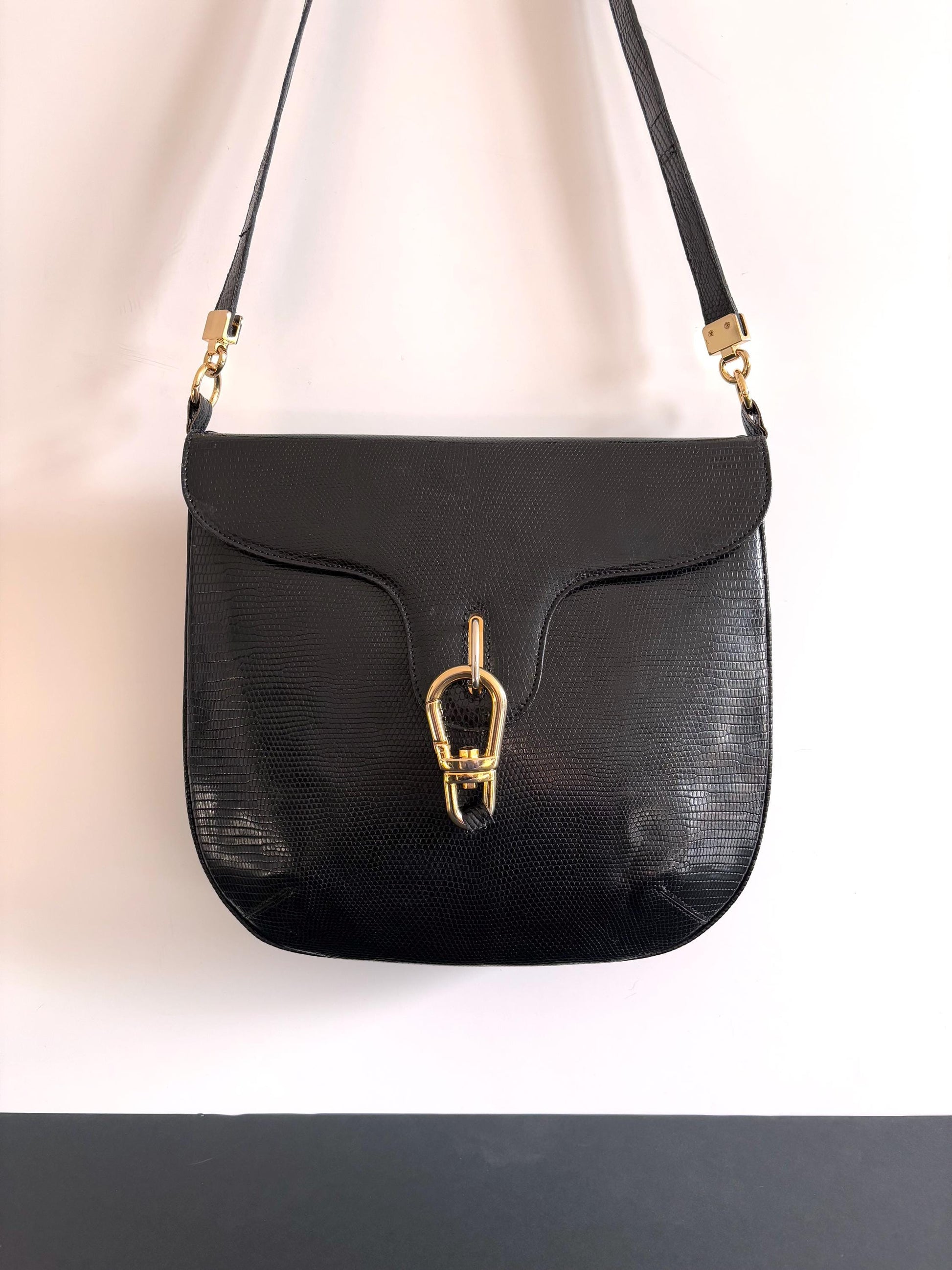 Vintage Shoulder bag in black reptile leather, never worn.
