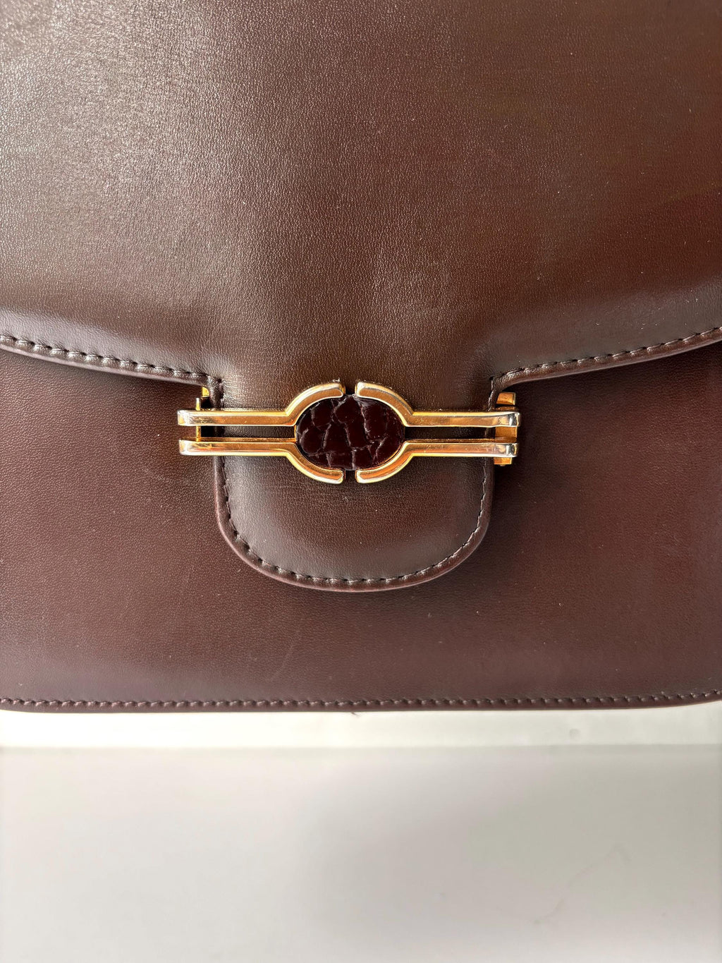 The perfect vintage brown shoulder bag