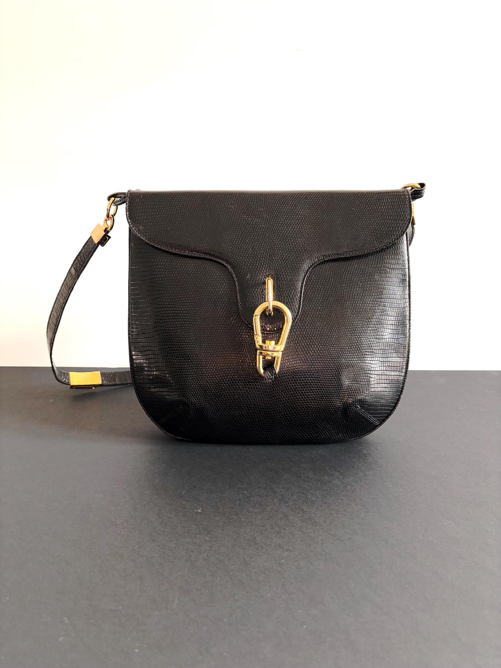 Vintage Shoulder bag in black reptile leather, never worn.