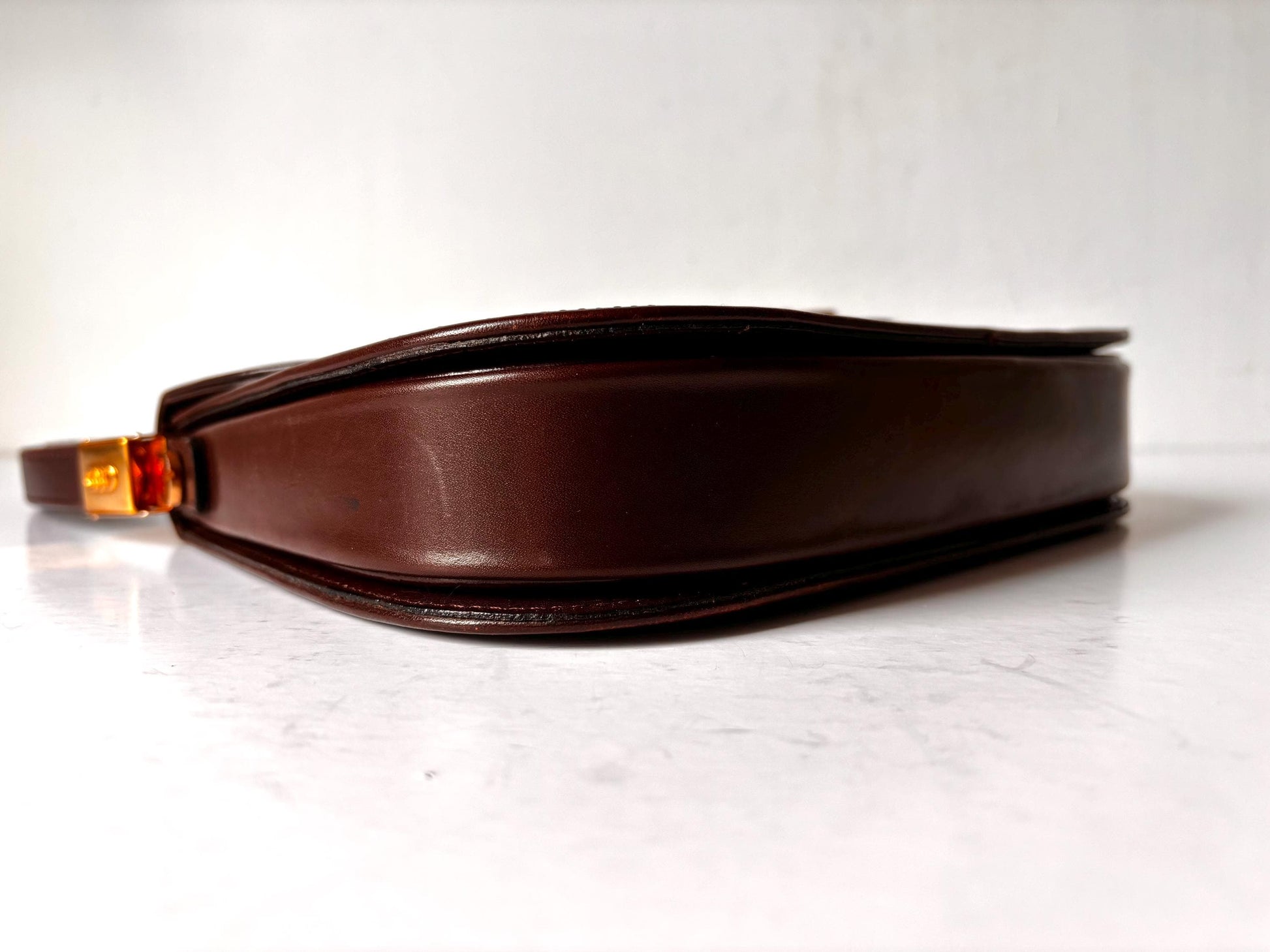 The perfect vintage brown shoulder bag