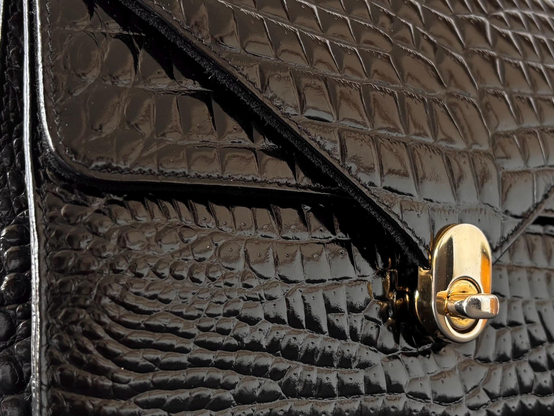 Black croc messenger shoulder bag, from the 70's