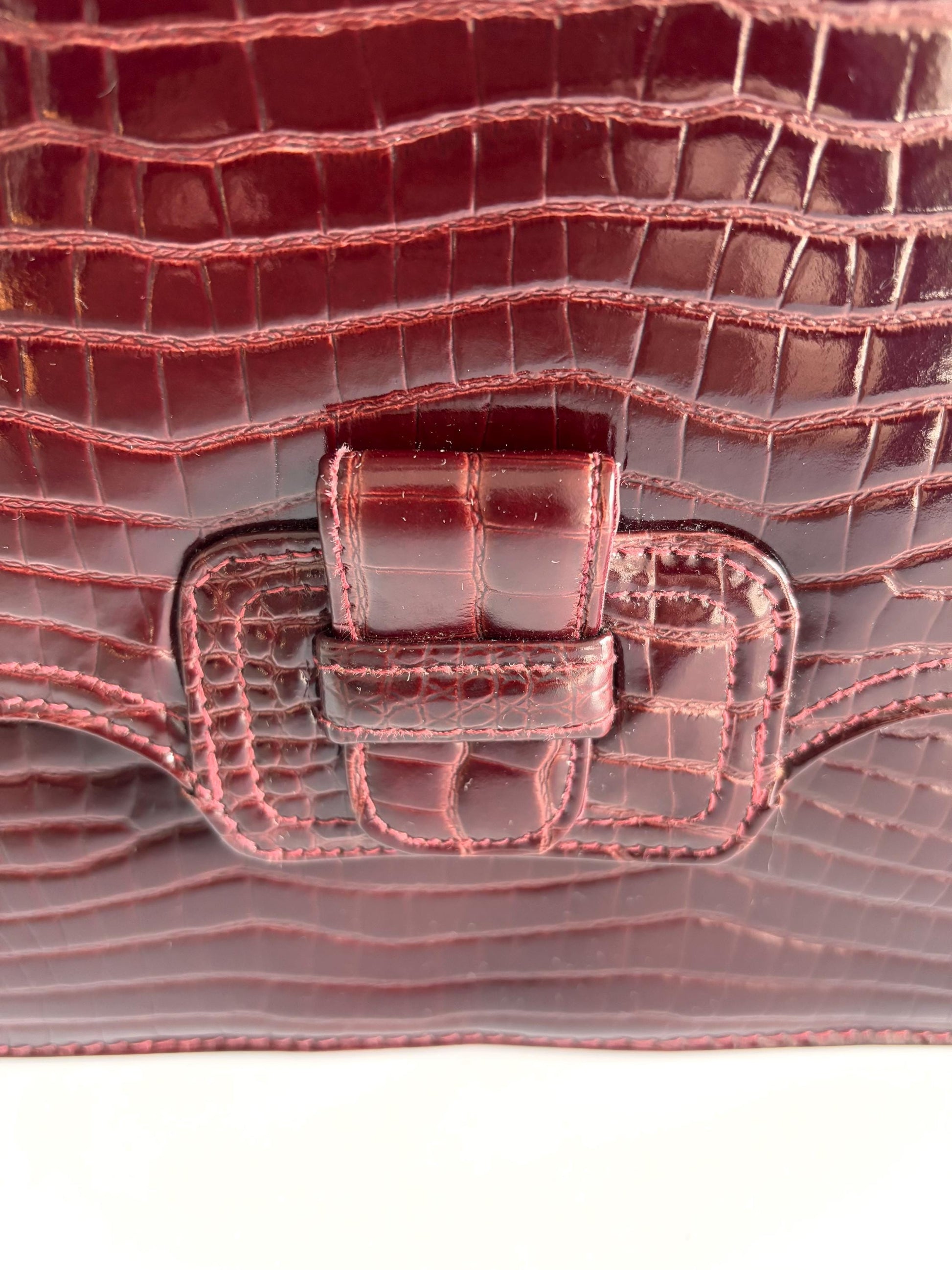 Vintage burgundy patent leather top handle bag , very good condition, late 70's