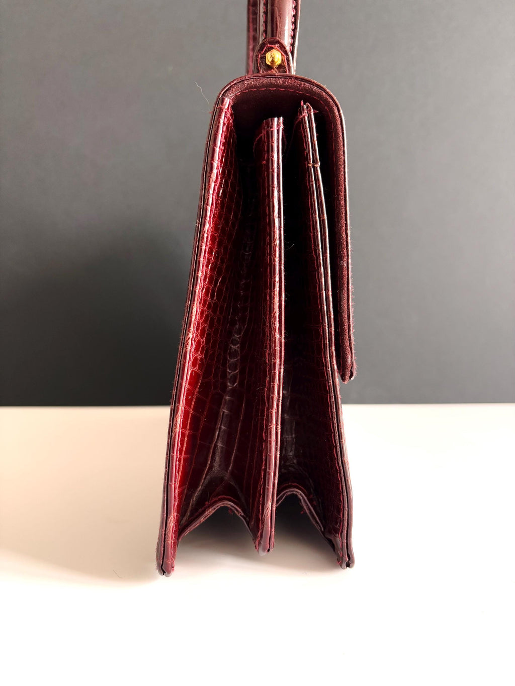 Vintage burgundy patent leather top handle bag , very good condition, late 70's