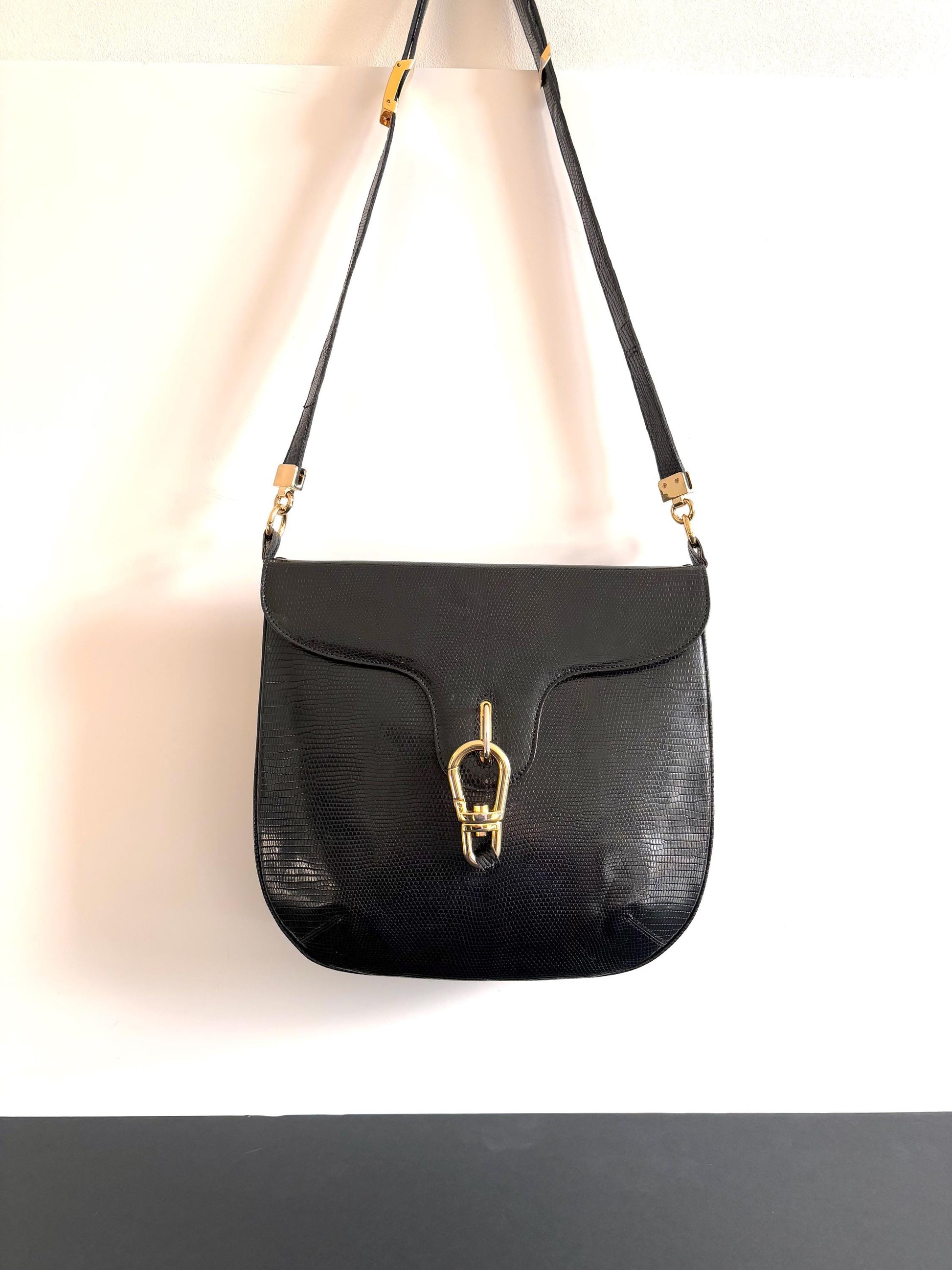 Vintage Shoulder bag in black reptile leather, never worn.